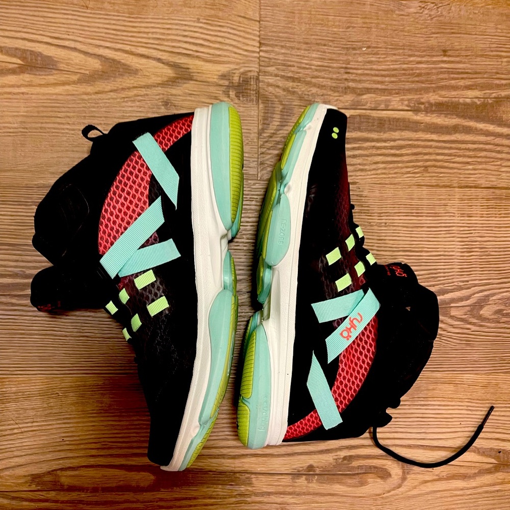 🆕🆕Ryka Devotion XT Mid Top Women's Training